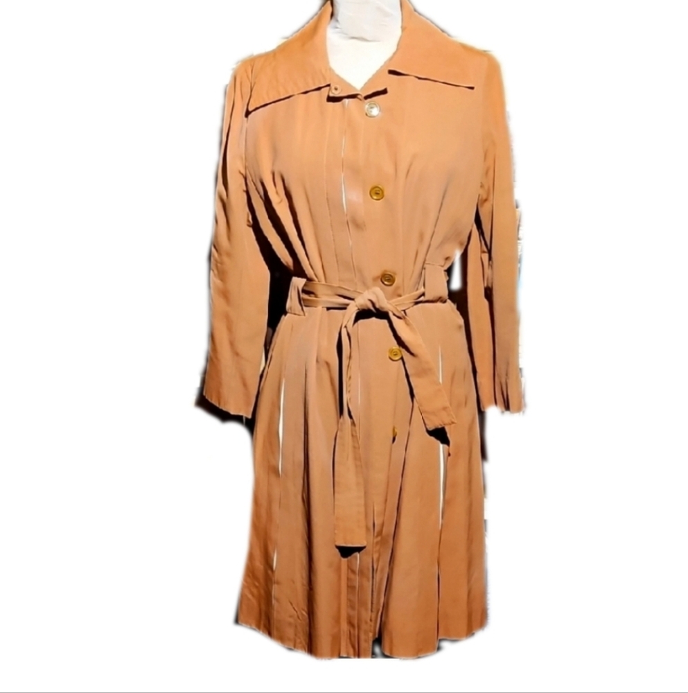 COOLEST VINTAGE RAINCOAT EVER!!